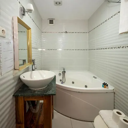 Paradiso & * Isztambul